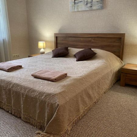 Family Apartment Lviv Kültér fotó