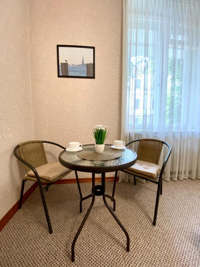 Family Apartment Lviv Kültér fotó