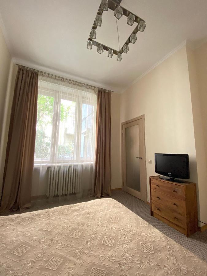 Family Apartment Lviv Kültér fotó