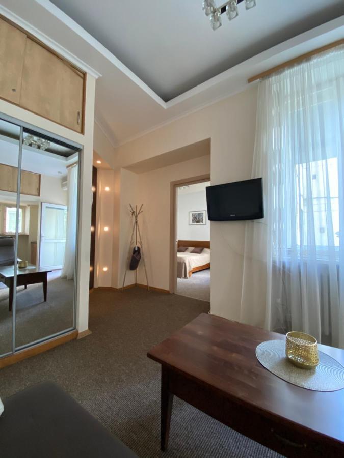 Family Apartment Lviv Kültér fotó